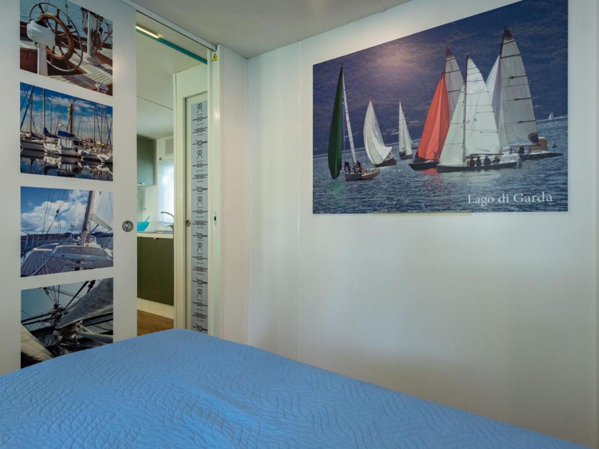 Holiday Home Garda Blue By Interhome Rivoltella del Garda Exterior foto